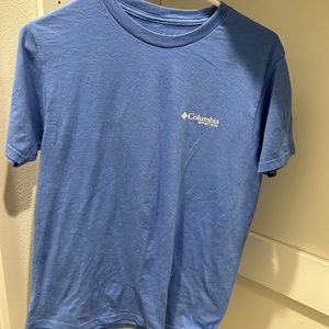 Columbia t shirt